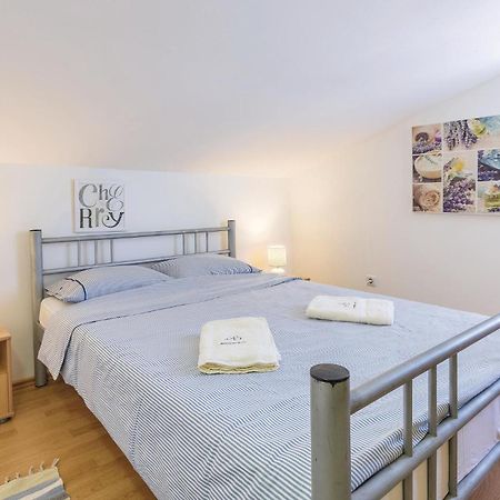 Amazing Apartment In Medulin With Wifi Kültér fotó