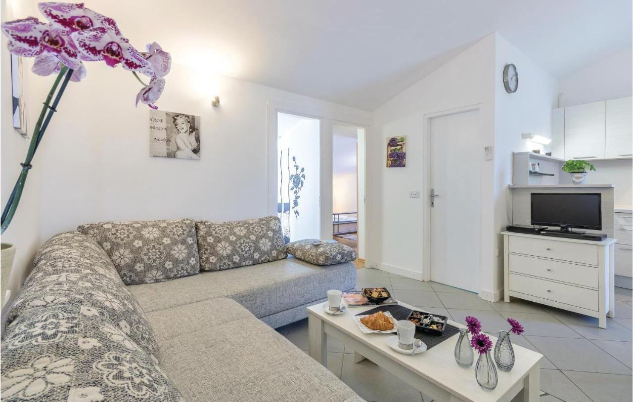 Amazing Apartment In Medulin With Wifi Kültér fotó