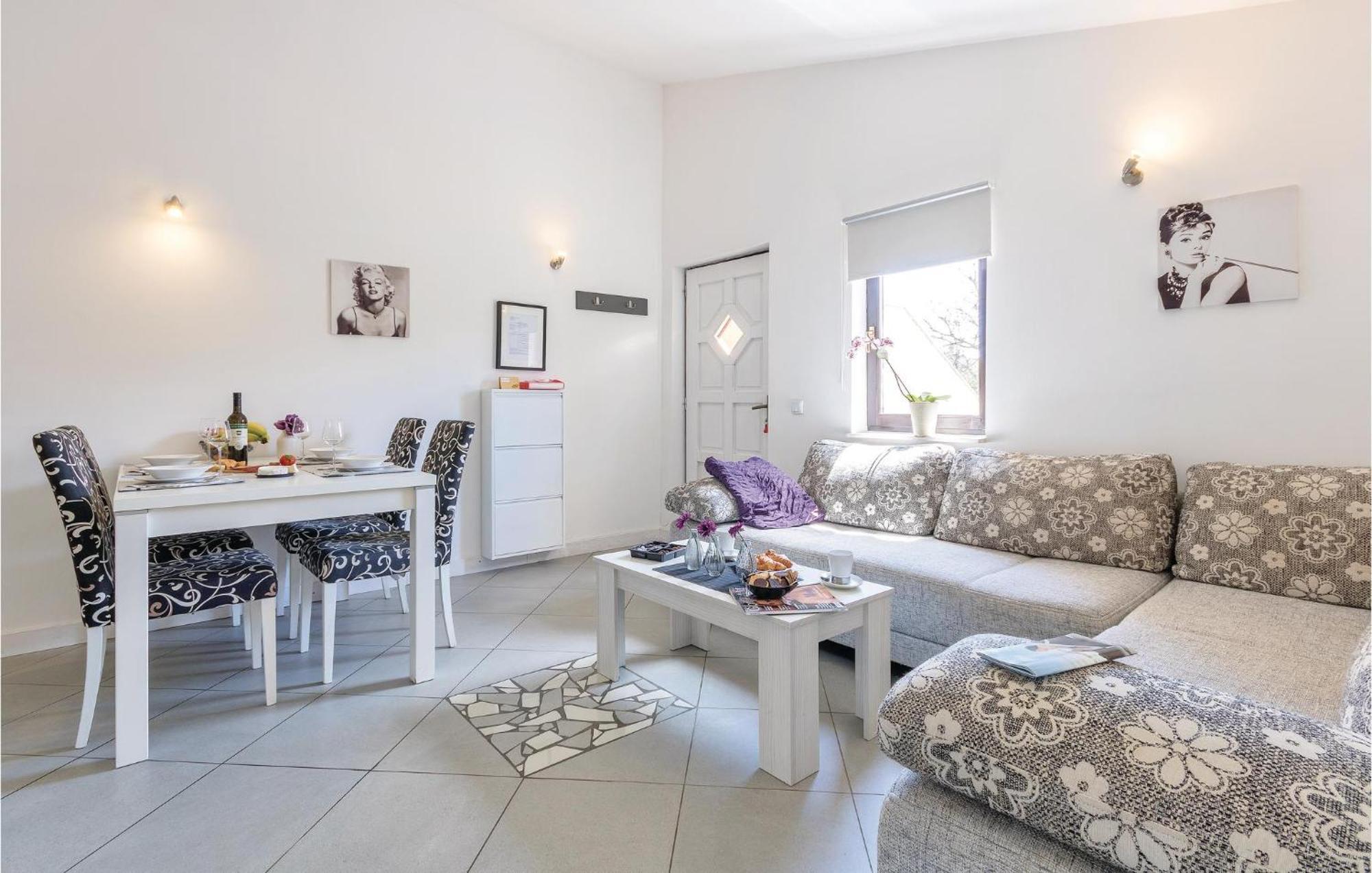 Amazing Apartment In Medulin With Wifi Kültér fotó